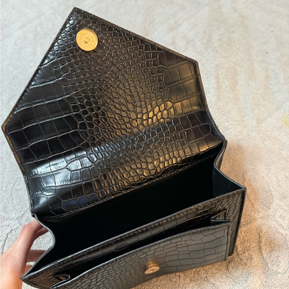 Source Unknown Black Croc-Embossed Crossbody with… - image 3